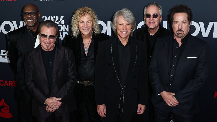 Bon Jovi: Everett Bradley, Tico Torres, David Bryan, Jon Bon Jovi, Hugh McDonald and John Shanks. (v.l.n.r.)