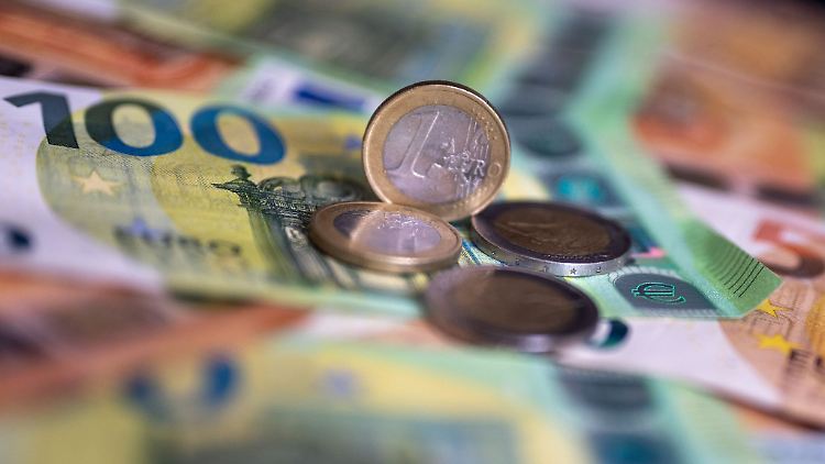 Die Steuerschätzung verschafft dem Finanzminister bei der Haushaltsplanung nur für 2026 mit Mehreinnahmen von 4,9 Milliarden Euro etwas mehr Luft.