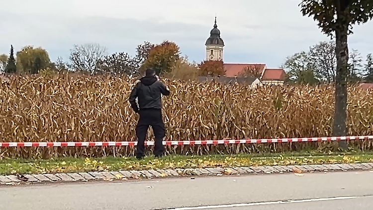 Alarmiert worden war die Polizei am Mittwoch gegen 17.00 Uhr, weil jemand einen bewaffneten Mann gesehen hatte.