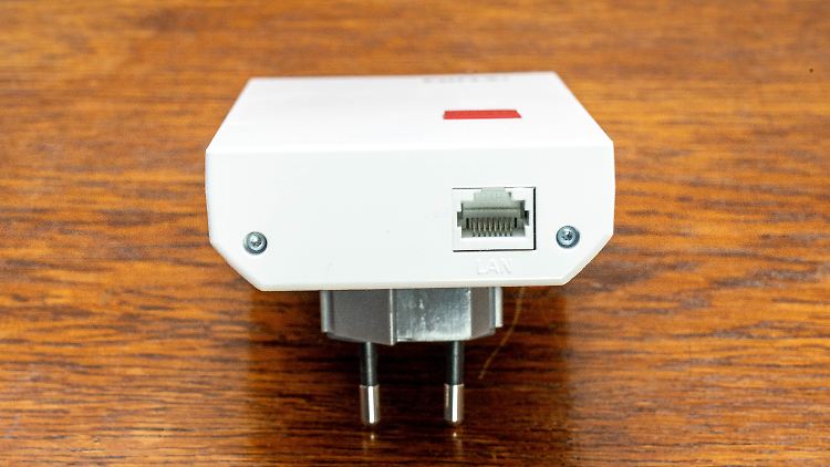 An der Unterseite sitzt ein 2,5-Gigabit-LAN-Anschluss.