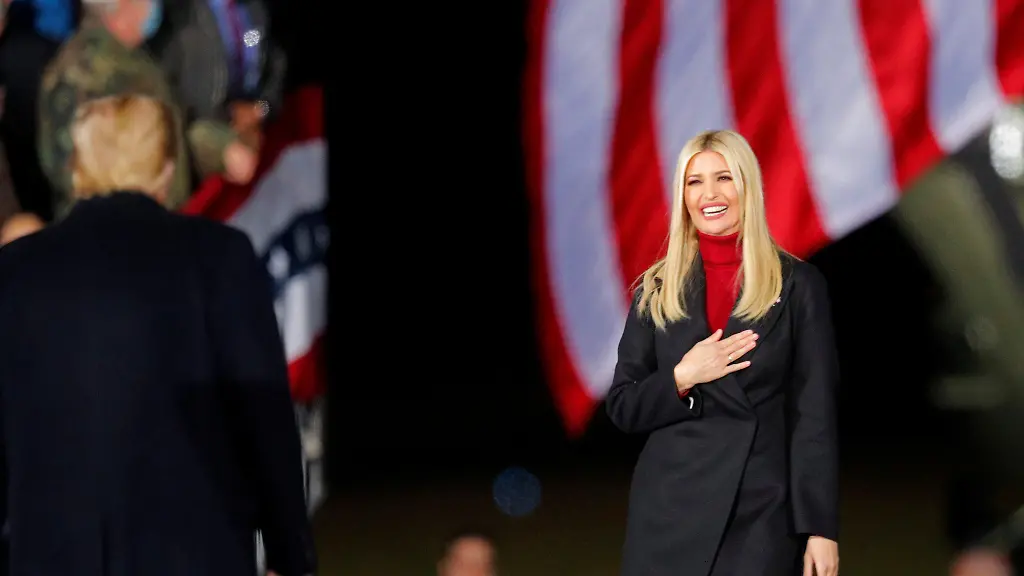 2021-01-05T035254Z-724134817-RC2F1L9A0Z7L-RTRMADP-3-USA-ELECTION-GEORGIA-TRUMP