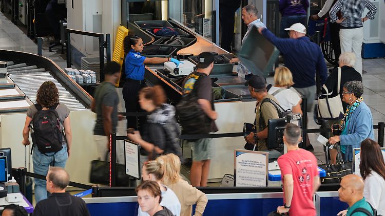 Etwa 50.000 TSA-Mitarbeiter müssen derzeit ohne Bezahlung arbeiten.