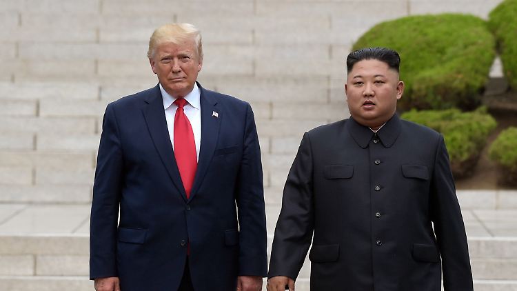 Alte Bekannte: Trump bei einem Treffen mit Kim im Juni 2019 in der demilitarisierten Zone zwischen Süd- und Nordkorea.