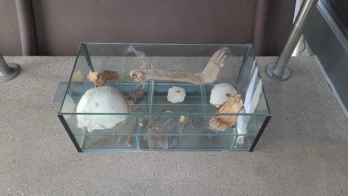Die Glasvitrine war vor etwa drei Wochen vor der unter anderem für die Landesarchäologie und Landesdenkmalpflege zuständigen Generaldirektion abgestellt worden.