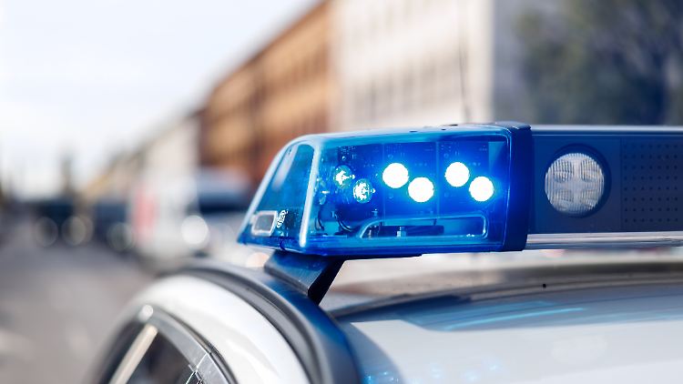 Moderne Zeiten: Steht die Polizei vor der Tür, ist der Anlass womöglich nur ein provokanter Kommentar im Internet.