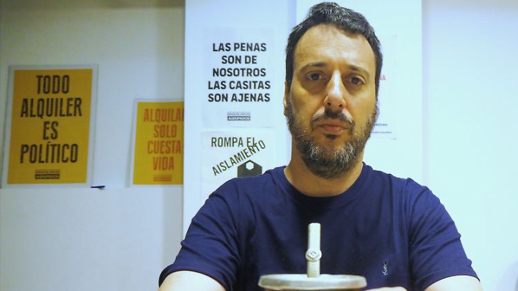 Gervasio Muñoz ist Vorsitzender von Inquilinos Agrupados in Argentinien. Den Mieterbund gibt es seit 2016. Die Organisation war die treibende Kraft hinter dem Mieterschutzgesetz, das Präsident Javier Milei wieder abgeschafft hat.
