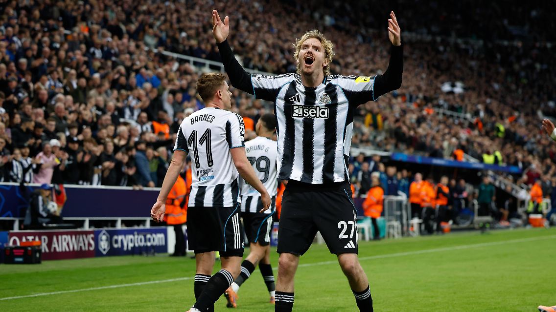 Nick Woltemade trägt bei Newcastle United das Trikot mit der Nummer 27. "Das ist der Geburtstag meiner Mutter", verriet er neulich.