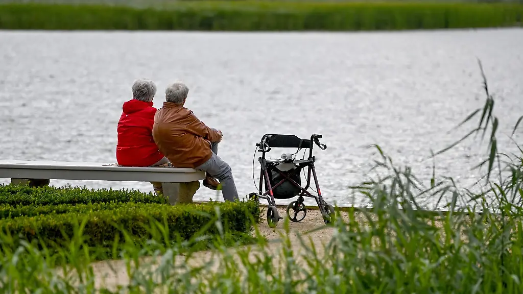 Das-Leben-wird-immer-teurer-Dann-sollte-in-der-Regel-auch-die-Betriebsrente-steigen-Denn-Arbeitgeber-muessen-die-laufenden-Leistungen-alle-drei-Jahre-pruefen-und-an-den-eingetretenen-Kaufkraftverlust-anpassen