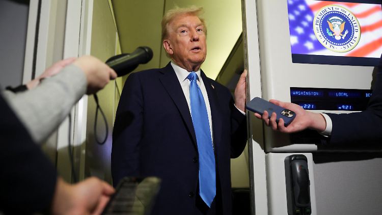 Trump auf dem Weg nach Asien.