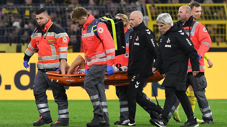 Timo Hübers wurde vom Platz in Dortmund direkt in die Klinik nach Köln gebracht.