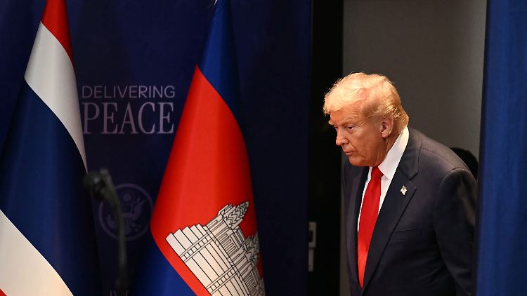 Laut Umfrage haben 25 Prozent der hispanischen Erwachsenen eine "eher" oder "sehr" positive Meinung von Trump. Kurz vor Amtsantritt im Januar waren es noch 44 Prozent.