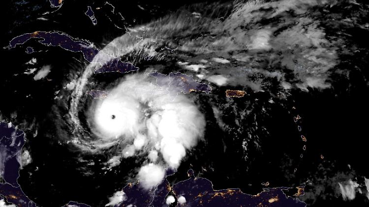 2025-10-26T131851Z_2025841603_RC2HJHAB7HCL_RTRMADP_3_STORM-MELISSA.JPG