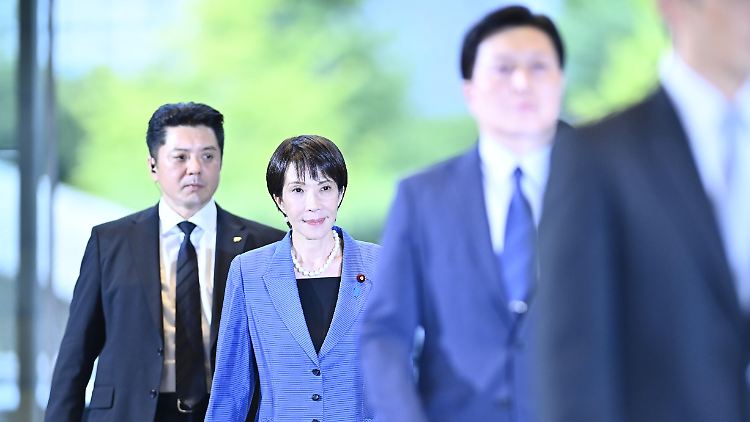 Hat Japans Premierministerin Takaichi für das Treffen mit Trump sogar goldene Golfbälle in der Tasche?