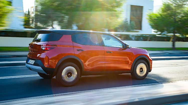 Mit 4,39 Metern Außenlänge gehört der Opel Frontera zu den betont kompakten Fahrzeugen.
