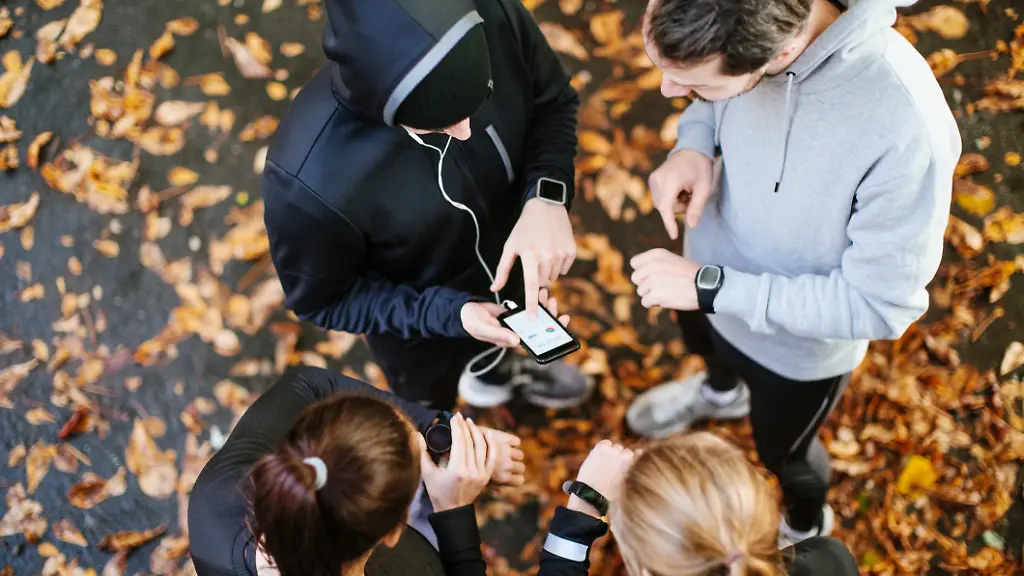 Bei-einigen-Mobilfunkanbietern-gibt-es-zum-Handyvertrag-noch-ein-Extra-wie-eine-Smartwatch-dazu