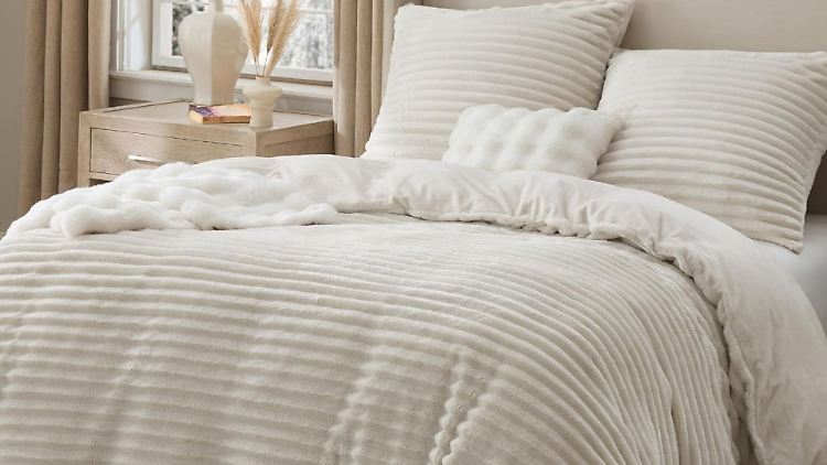 Die richtige Winterbettwäsche verwandelt kalte Nächte in gemütliche Kuschelstunden.