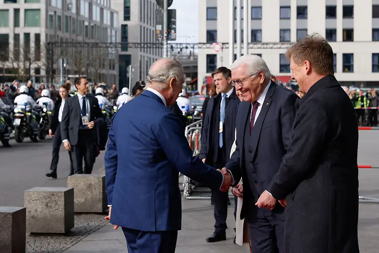 2023-03-31T083113Z-286343513-RC2W40ACJAVS-RTRMADP-3-BRITAIN-ROYALS-GERMANY-KING