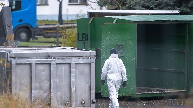 Vielerorts werden bereits Abwehrmaßnahmen hochgefahren, um weitere Ausbrüche zu verhindern.