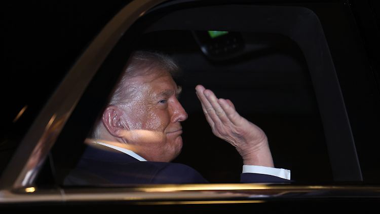 Die Untersuchung nährt Spekulationen, Trump verschweige eine Krankheit.