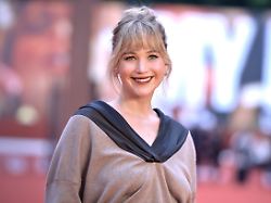"Dachte sei tot, als er schlief": Jennifer Lawrence spricht offen über postpartale Depression