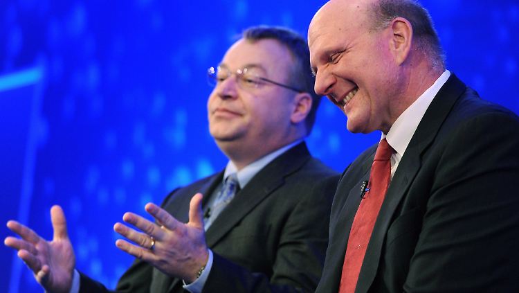 Stehen zur neuen Partnerschaft: Nokia-Chef Stephen Elop (li) und Microsoft-Chef Steve Ballmer