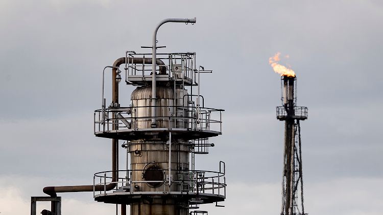 Der deutschen Rosneft-Tochter gehört auch die PCK-Raffinerie in Schwedt. Sie steht unter Treuhand-Verwaltung. 