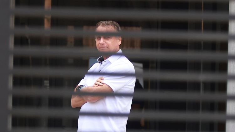 Jair Bolsonaro - noch hinter Rollos, aber bald hinter Gittern?