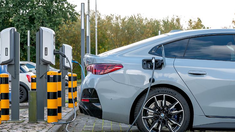 Plug-in-Hybride werden wichtiger, Hybride ohne Stecker  haben in der EU aber weiter die Nase vorn.