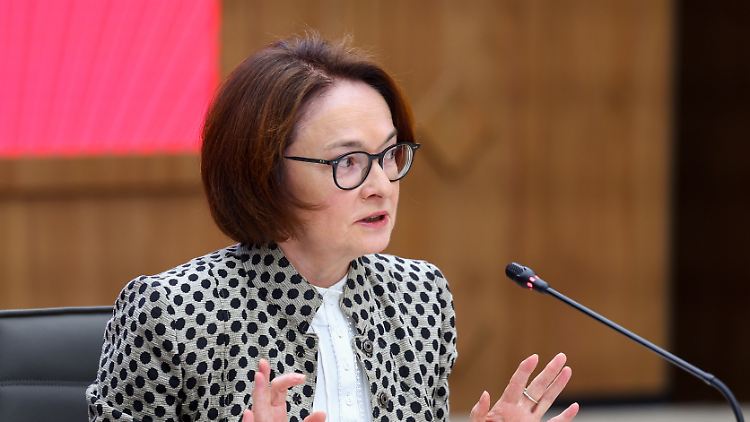 Einen gestreckten "Zyklus der Leitzinssenkung" kündigte die russische Notenbankchefin Nabiullina an.