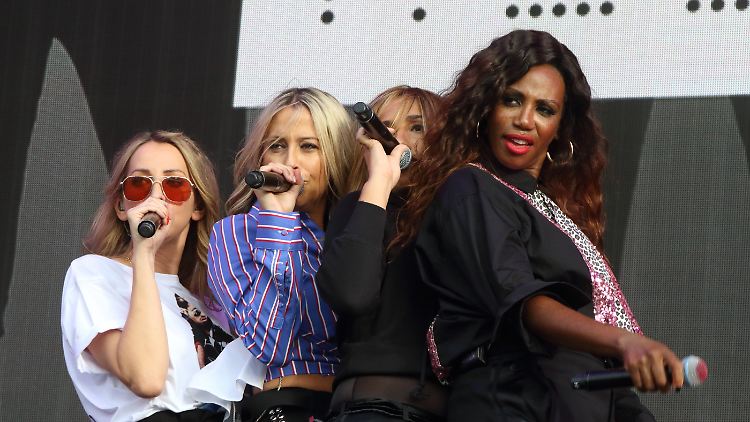 Die Girlband "All Saints" zerbrach, aber später fanden die vier Sängerinnen wieder für mehrere Auftritte zusammen.