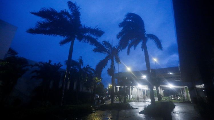 Schon vor dem Landfall ist es stürmisch auf Jamaika.