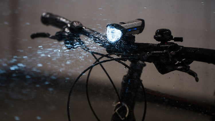 Die Leuchten mussten sich unter anderem einer Regenwetter-Simulation unterziehen.