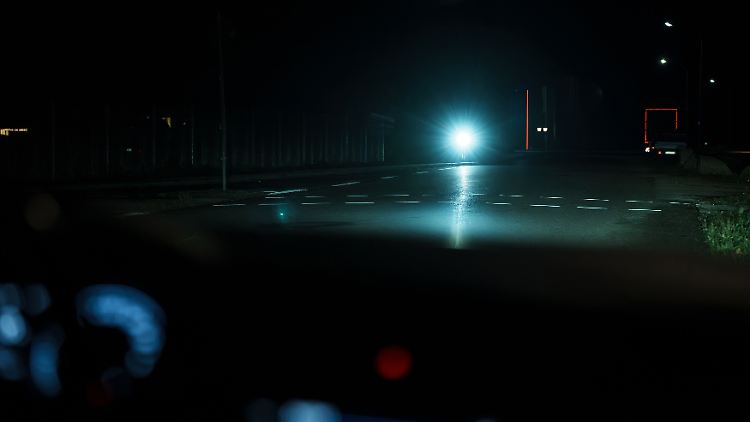 Im Rahmen des Tests thematisierte der ADAC auch die von Fahrradleuchten ausgehende Blendgefahr.