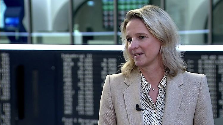 Julie Bossdorf.jpg