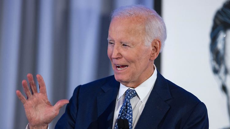 Biden bestreitet die seit Monaten aufkommenden Vorwürfe vehement.