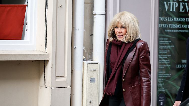 Seit den ersten Präsidentschaftswahlen 2017 muss sich Brigitte Macron anhören, als Mann geboren worden zu sein.