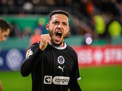 18 Versuche, DFB-Keeper tragisch: Last-Minute-Drama und Elferkrimi: St. Pauli wirft Hoffenheim aus dem Pokal