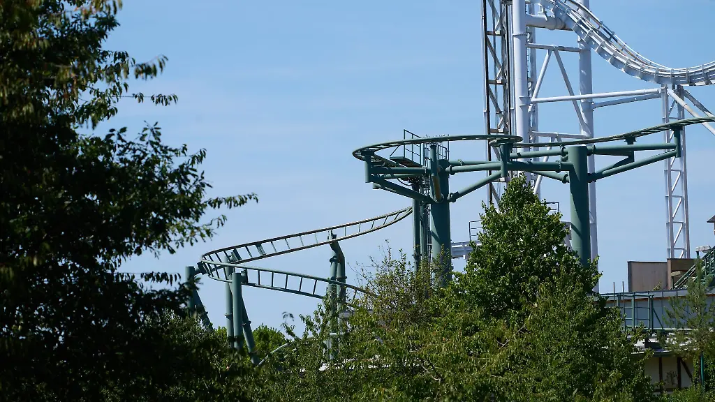 Die-Achterbahn-im-Wild-und-Freizeitpark-in-Klotten