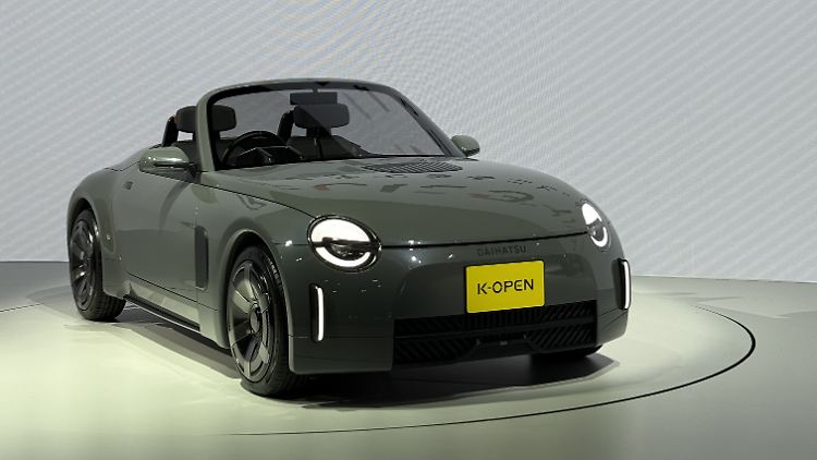 Yeni Daihatsu Copen'i de görmek mümkün.