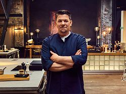 "Könnte eine Schlagader sein": Tim Mälzer muss Show nach Unfall abbrechen