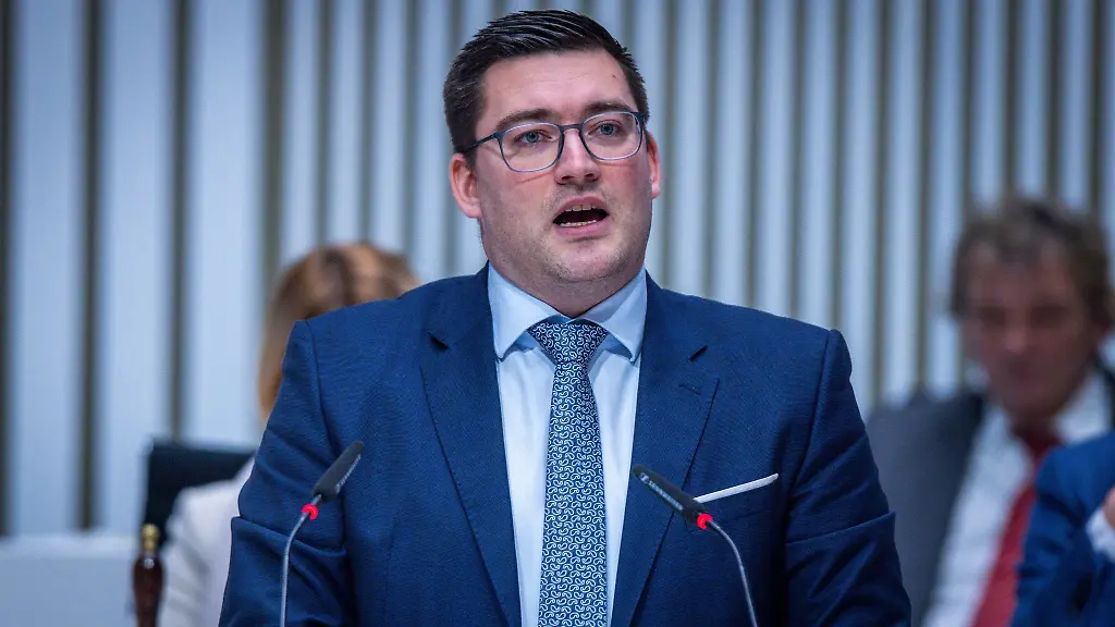 Franz-Robert-Liskow-der-Fraktionschef-der-CDU-im-Landtag-von-Mecklenburg-Vorpommern-spricht