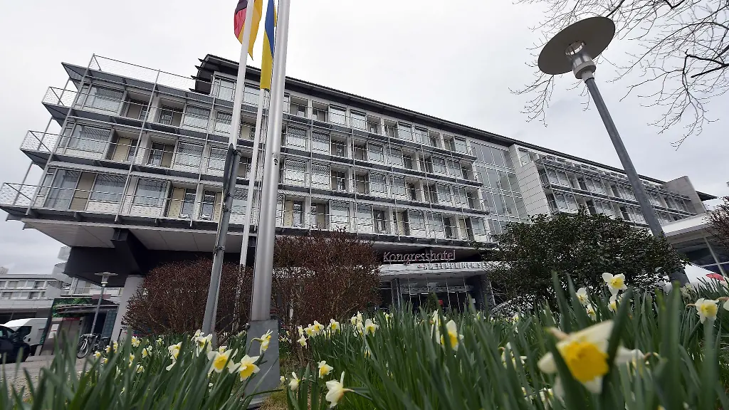Im-Kongresshotel-Am-Templiner-See-verhandelten-Vertreter-der-Arbeitgeber-und-der-Gewerkschaften
