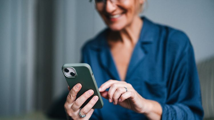 Auch für Senioren können einzelne Smarthome-Geräte sinnvoll sein und den Alltag erleichtern.