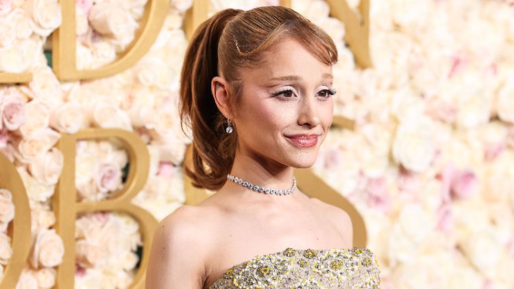 Bei der Golden Globes-Zeremonie schimmerten Grandes Haare wieder dunkler.