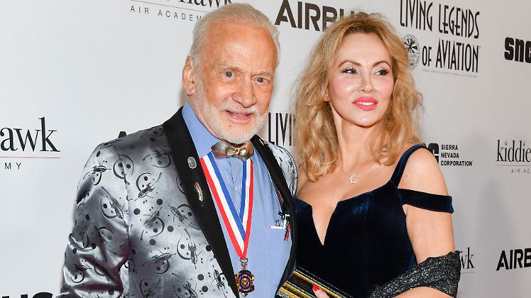 Waren seit 2018 ein Paar: Buzz Aldrin und Anca Faur im Januar 2019.