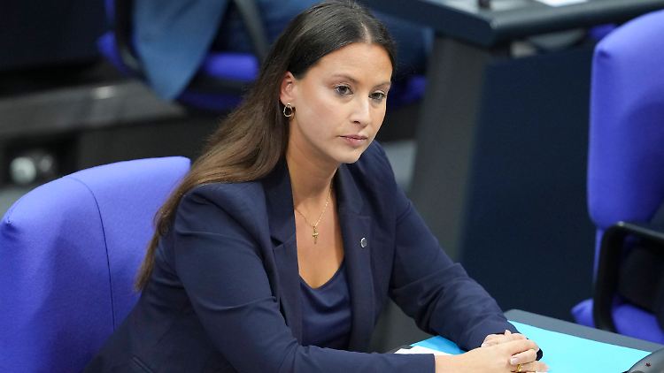 Caroline Bosbach zeigt sich überrascht, dass nun förmlich gegen sie ermittelt werden soll.