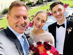 "Größer als jeder Sieg": Der "Gladiator" bringt seine Tochter unter die Haube