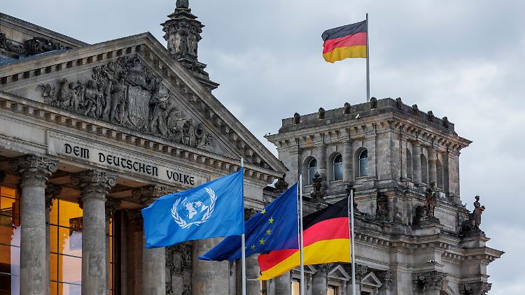 Die Bundestagsverwaltung verweigerte dem Mitarbeiter im September einen Hausausweis.