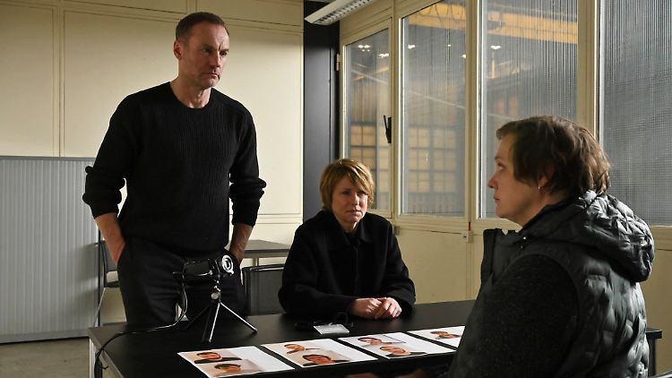 Sicherheitsdienstmitarbeiterin Annika Haupt (Annett Sawallisch) hatte ein Verhältnis mit dem Toten.