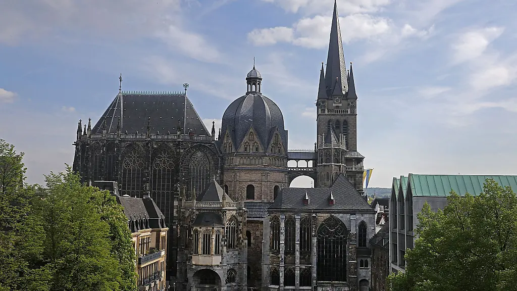 Der-Dom-in-Aachen
